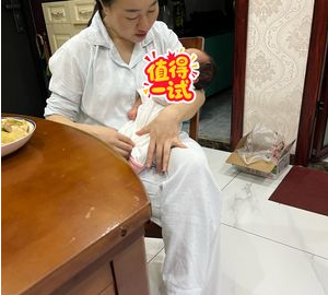 月嫂刘姐26天好评：宝宝没胀气，月子餐很开胃